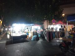 -吴山路夜市