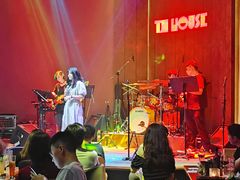 -TZ House音乐现场(来福士中心店)