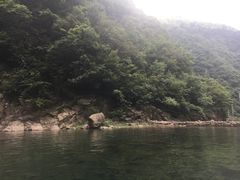 -安吉龙王山峡谷漂流
