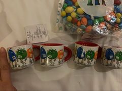 -m豆巧克力世界(上海世茂广场店)