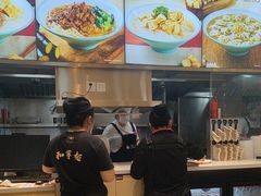 -小杨生煎(金山百联购物中心3楼店)