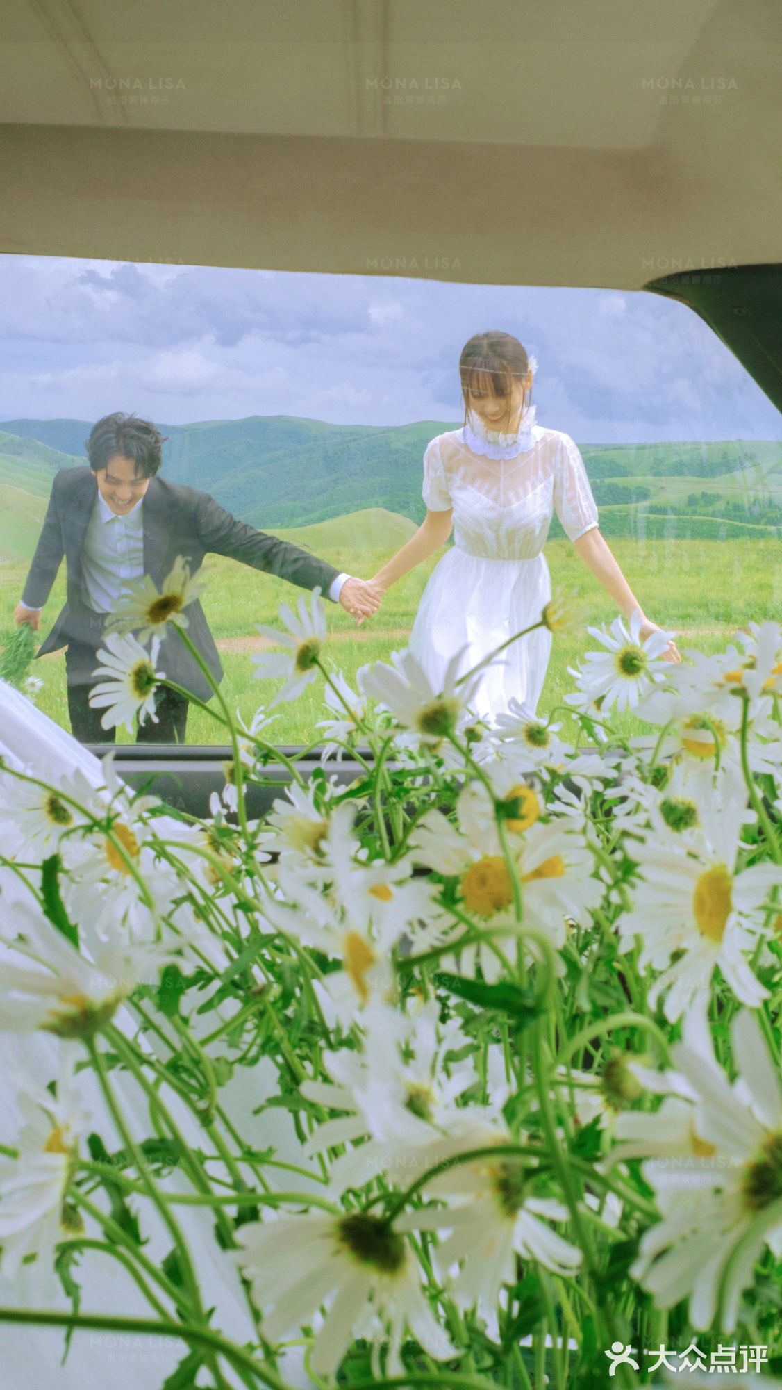 几束小雏菊就能拍出🌻日系电影感婚纱照