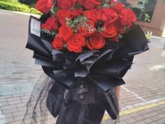 -何兮花店·气球派对鲜花店(马桥银春路万科城店)