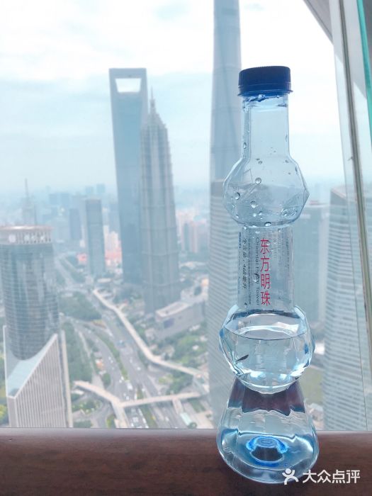 东方明珠广播电视塔图片