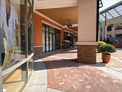 -王府井奥莱临潼小镇(临潼店)