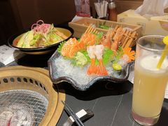 -山川小町·极番烧肉(新地假日广场店)