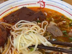 -小椒羊.羊肉粉 龙虾 羊肉串(新地旗舰店)