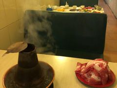 -洞庭洲·防空洞火锅·烧烤·铜锅涮肉(新百广场店)