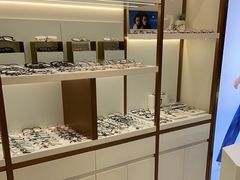 -J-Optical佳视明眼镜·蔡司视觉(青岛金茂览秀城店)