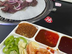 -牛味道炭火烤肉(湖前总店)