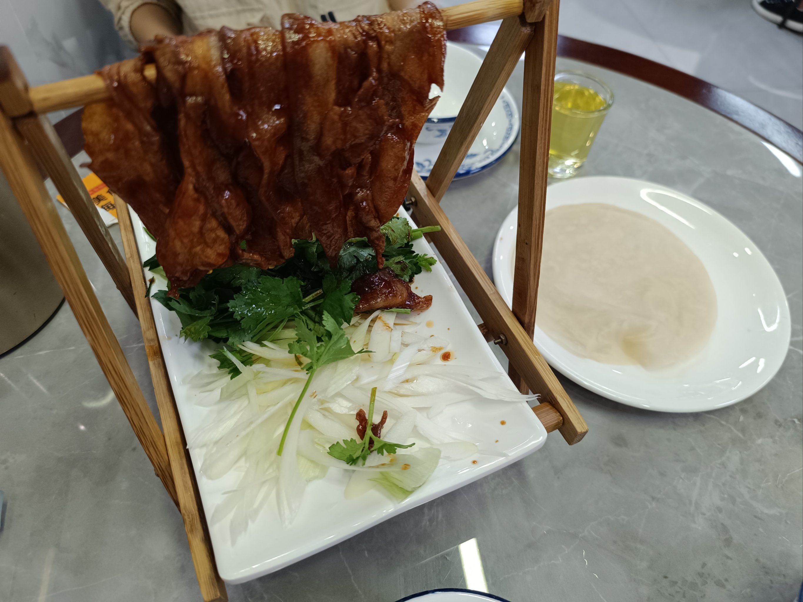 吊烧肉!
