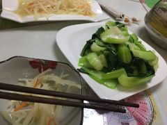 -天天向上素食餐厅(五台山店)