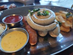 -MONICH牛排融合餐厅(和义大道购物中心店)