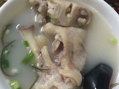 -雷祖芳老妈蹄花店