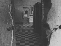 -吐斯廉屠杀博物馆