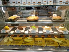 面包甜点陈列柜-猫王榴莲世家(三里屯SOHO商场店)