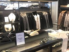 店内环境-塞拉瓦莱名品奥特莱斯
