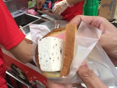 -詹爷爷乌节路街头冰淇淋