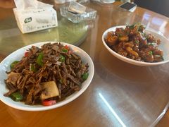 -芦茨金富饭庄·25年老字号·专做稻草鸡