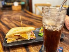 -Le Banneton Café French Bakery