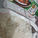米饭要用勺子先捣松再加热，菜包和米用袋子一起加热