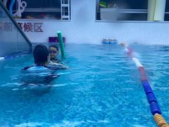 -龙格亲子游泳·水育早教中心(华亿大润发店)
