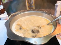 -鲜入围煮花胶鸡海鲜火锅