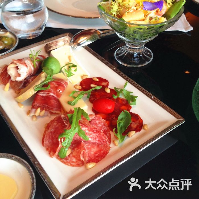艾利爵士顶层餐厅