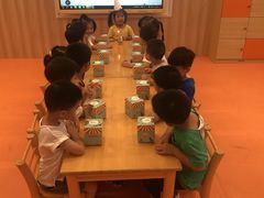 -小门牙好性格托育(北外滩中心)