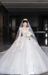 -莫小姐婚纱