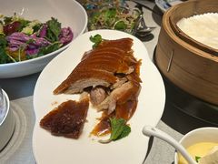 悦融·酥香嫩烤鸭伴鱼籽酱鸭件-悦融琥珀·京鲁菜(西单店)