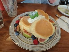 莓果奶油芝士舒芙蕾松饼-UPPER KITCHEN(延安路店)