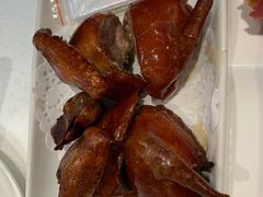 玻璃脆皮乳鸽皇-新雅粤菜馆(南京东路店)