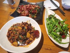 -隔壁老王·家常云南菜(花巷店)