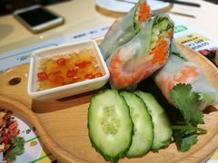 越南传统生包鲜虾春卷-来龙里 精致 东南亚餐室(万象城店)