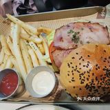 好实在的西餐店，美味又满足～[糖果]