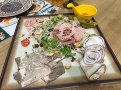 -米德维奇俄式西餐厅(西六道街店)