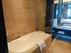 -上海龙之梦万丽酒店