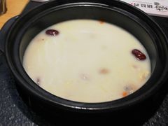 -洪氏嗨捞·广东猪肚鸡·椰子鸡火锅(西咸万象城店)