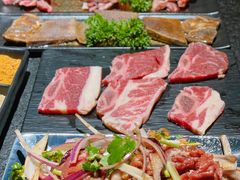 炙烤牛肉-赤铁扒拉锅·烤串·烤鸽子