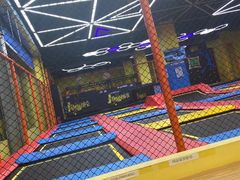 -爱蹦iBOON蹦床运动馆(江汉店)