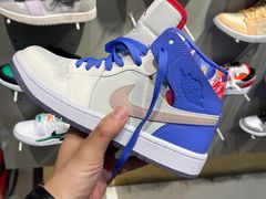 -NIKE品牌体验店(金源新燕莎店)