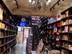 -钟书阁(松江泰晤士小镇店)