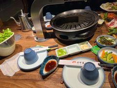 -明洞阿姨·韩式酱蟹烤肉·创意料理(三元桥店)