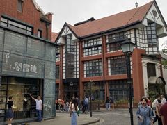 -钟书阁(松江泰晤士小镇店)