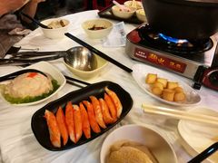 -鲜入围煮花胶鸡海鲜火锅