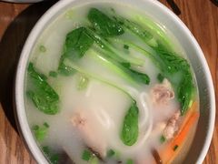 -云海肴·汽锅鸡·云南菜(天山百盛优客店)