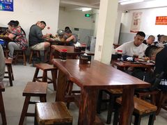 大堂-宝瑞门钉肉饼店