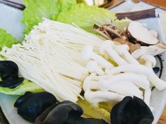 -毛辣果·贵州红酸汤牛肉火锅(西单店)
