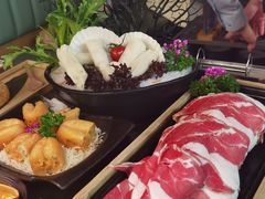-湊湊火锅·茶憩(杭州湖滨银泰in77店)